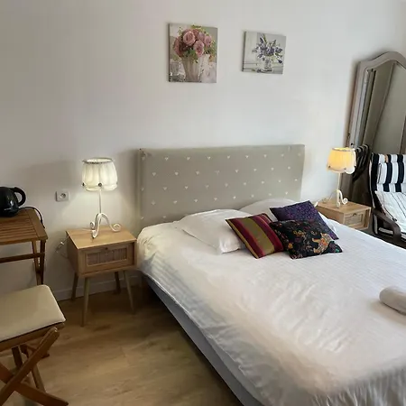 Manoir De La Houlette Bed & Breakfast