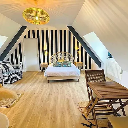 Manoir De La Houlette Bed & Breakfast 3*