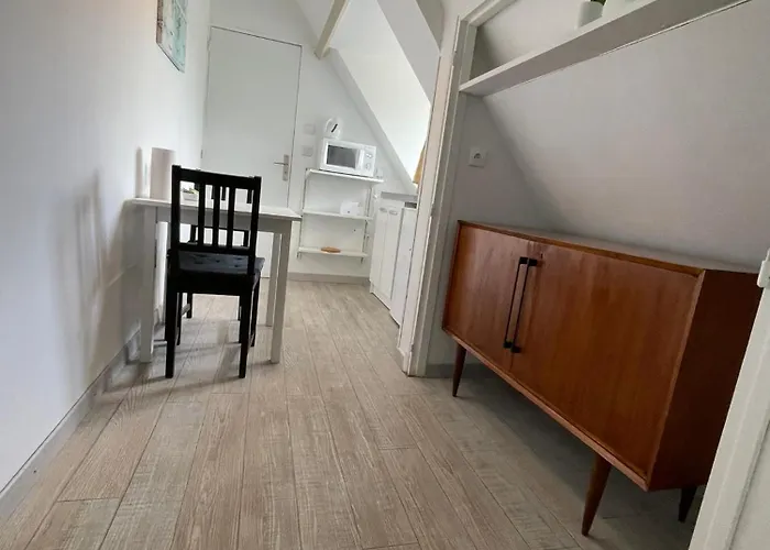 Manoir De La Houlette Bed and Breakfast 3*