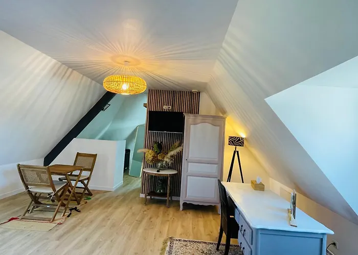Manoir De La Houlette Bed and Breakfast 3*